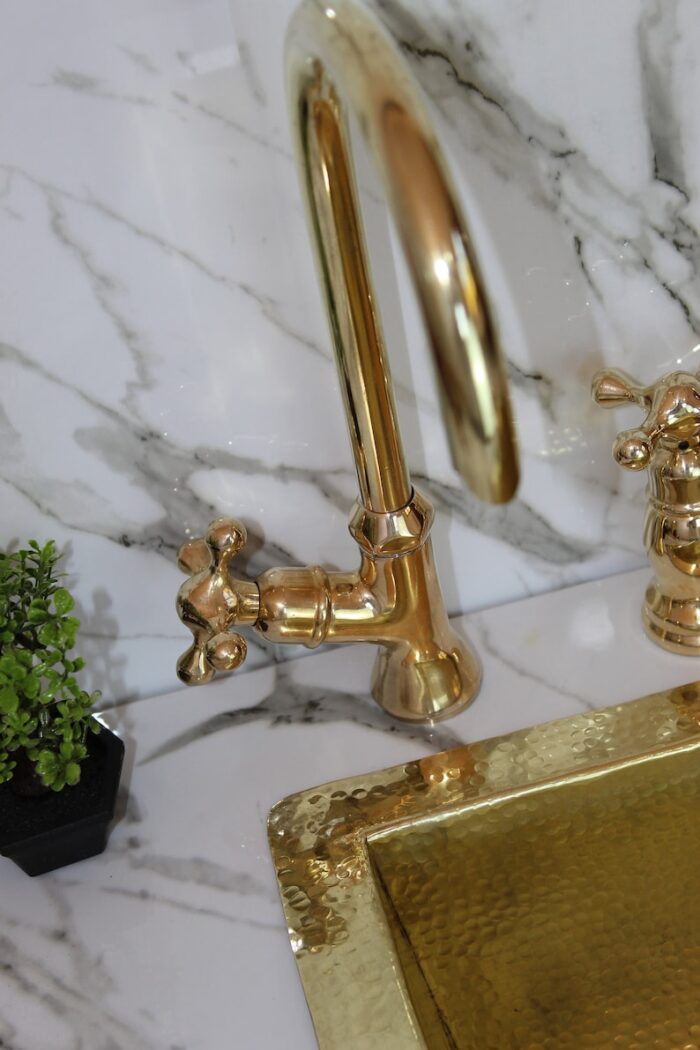 Unlacquered solid brass kitchen faucet , brass kitchen faucet , kitche